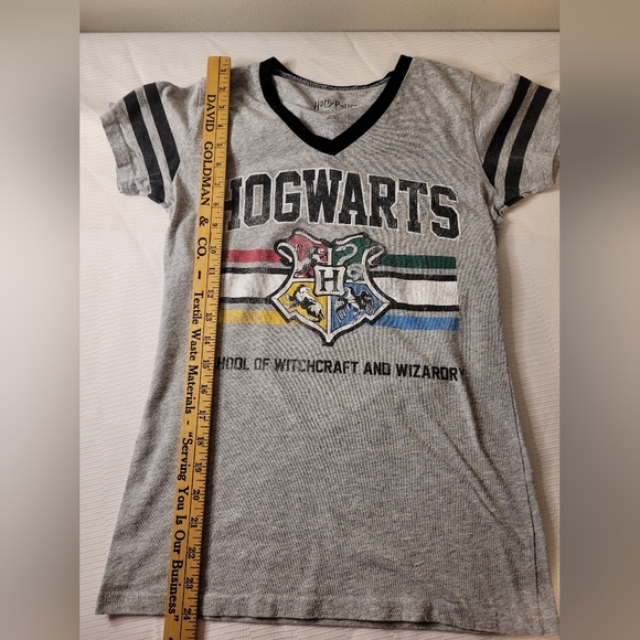 Harry Potter Hogwarts Crest Short Sleeve Shirt sz M - Picture 4 of 6